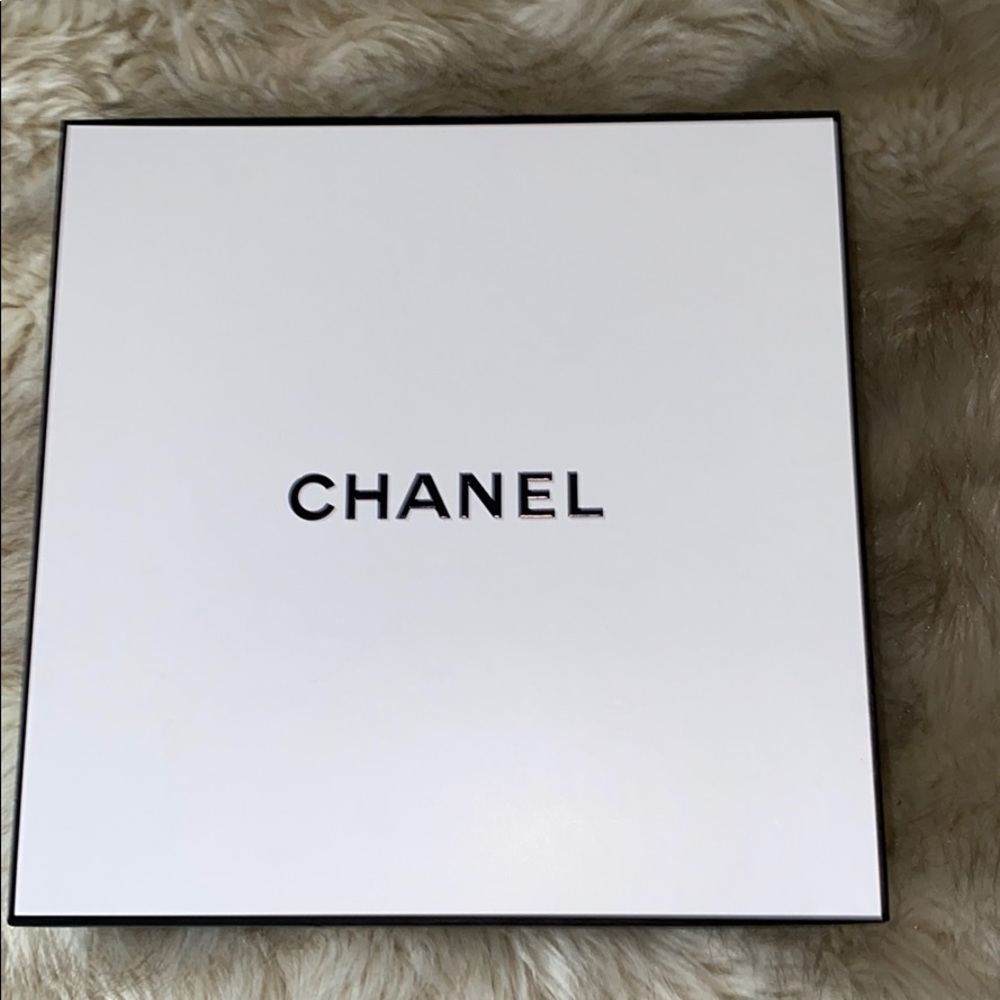 Auth. Chanel box(empty)& 1 sheet tissue paper